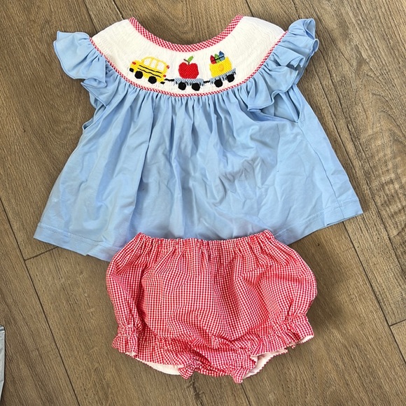 busy bee smocks Other - BUSY BEE SMOCKS DIAPER SET